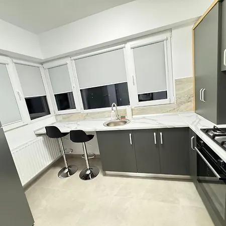 Premium Luxury & By Glam Story * בוקרשט