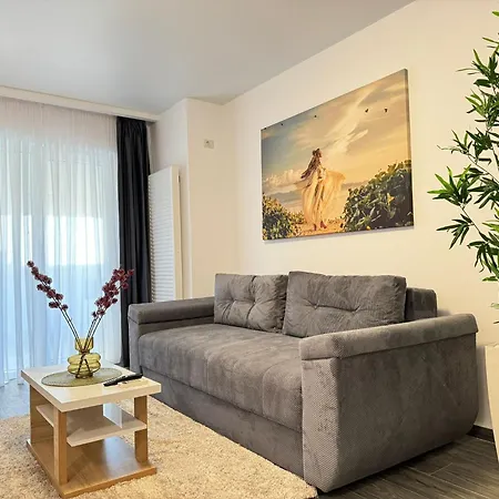 Premium Luxury & By Glam Story דירה *