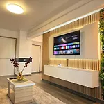 Premium Luxury & By Glam Story アパート ブカレスト