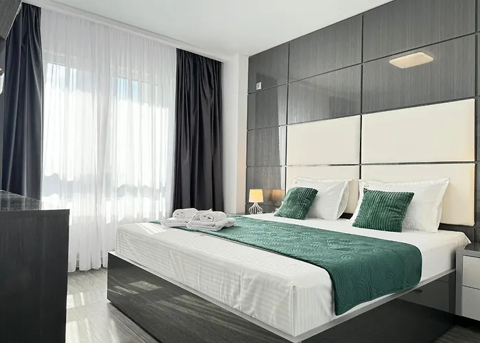 Premium Luxury & By Glam Story Apartment