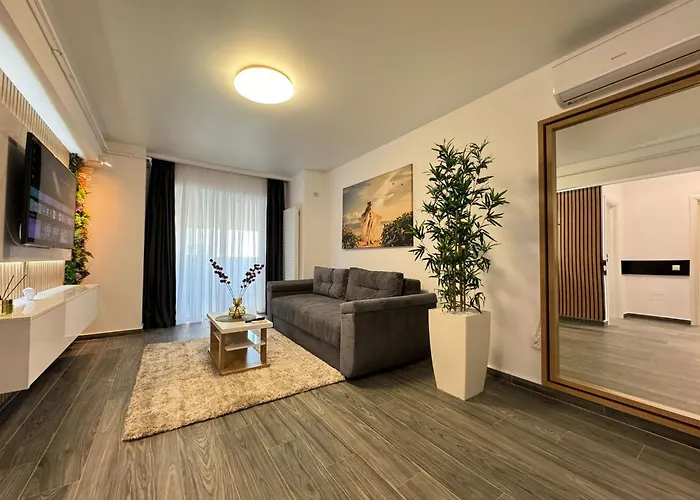 Premium Luxury & By Glam Story Апартаменти